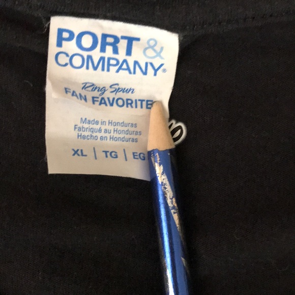 Disney Port & Co XL Mickey colorful repeat T shirt - Picture 4 of 12